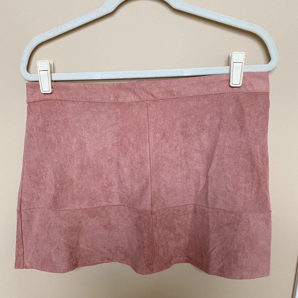 Lulus’ Suede Skirt. Size XL. **Never Worn**